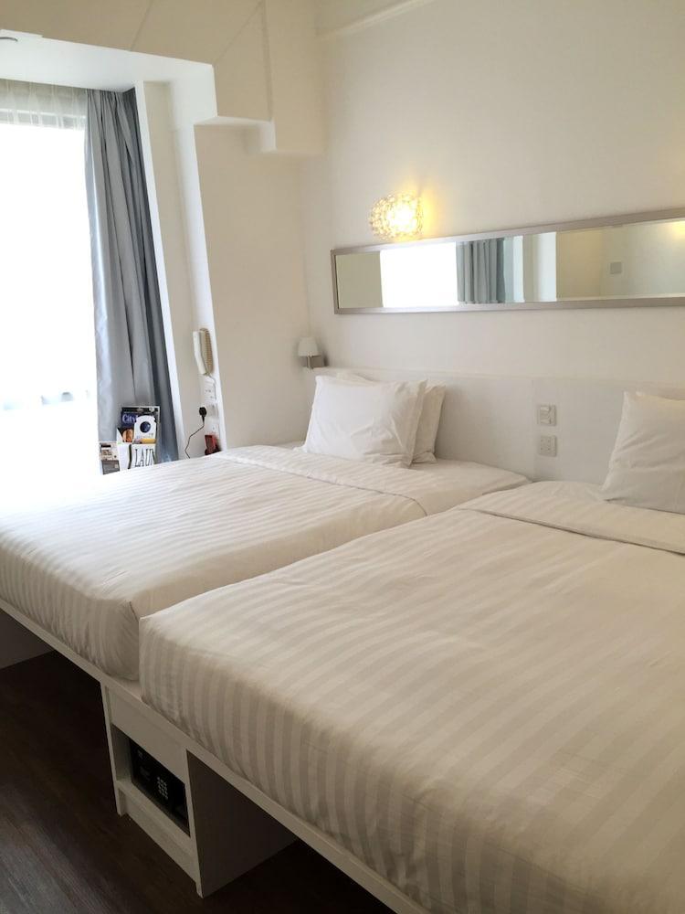 Charterhouse Causeway Bay Hotel Hong Kong Exterior photo